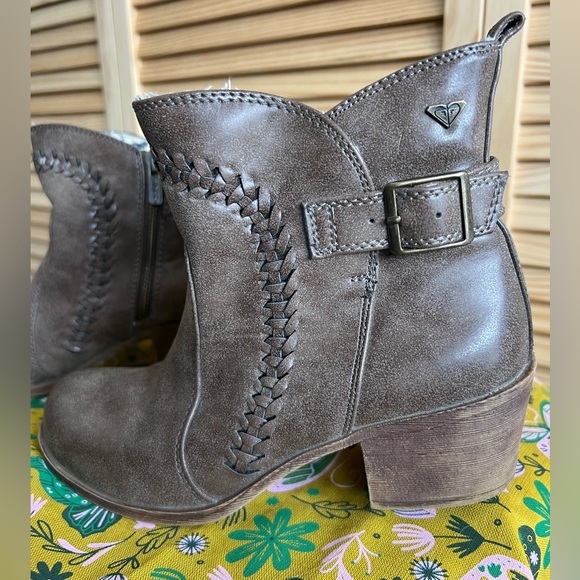 Roxy Tawny buckle styling with braided detail 2 inch Heel Ankle Boots
Size 6.5 - Picture 2 of 10